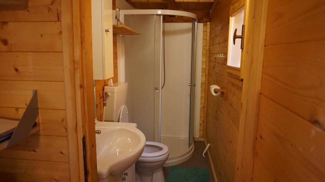 Vakantiehuis Casasdecasper - Camping Italie Hotel Porlezza Ngoại thất bức ảnh